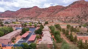 3BR / 2BA Townhome with Pool, Patio, WiFi, Washer/Dryer - Image 1