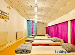 A.G ROMANA HOSTEL - Image 2