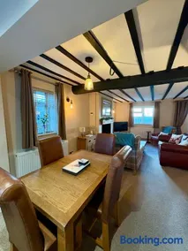 Fitzherbert Cottage - Image 1