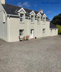 3-Bedroom Cottage With Plenty Space - Image 2