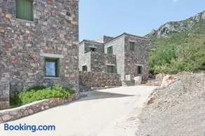 Tzouzos-Kordopateika villa in Prosilio, Kardamyli - Image 1