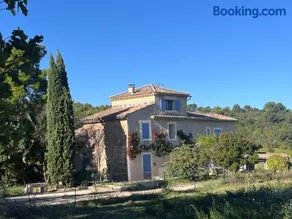 Grand mas rénové dans les vignes idéal grands familles ou groupes de cyclistes - Image 1