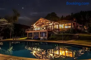Chalé romântico c/ hidro, lareira, sauna e piscina - Image 1