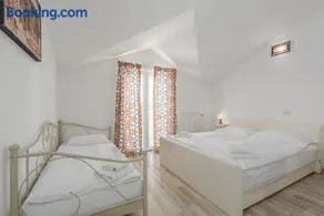 Trbović Apartments Peaceful stay with Free Parking, Pet-Friendly, and Bike Storage in Umag - Image 5