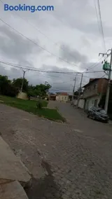 Apartamento 1 andar próx a Villa hípica de gravata 10 mim do centro pátio de eventos acomoda 5 pessoas 2 quartos dois banheiros sendo uma suíte mobiliado garagem para moto - Image 1
