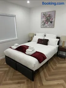 Guesthouse in Geoges Hall - Image 2