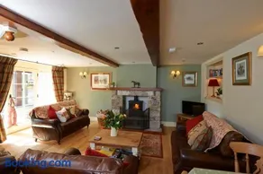 Spring Cottage - Image 2