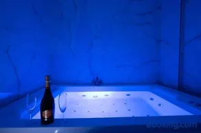 CBA Jacuzzi - Image 3