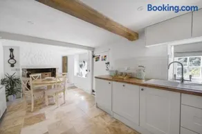 Coombe Cottage - Image 3