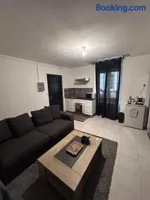 Appartement rez-de-chaussée, centre-ville - Image 1