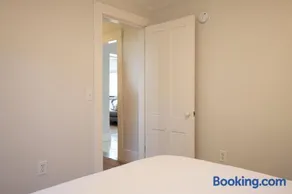 1830's Large 4BR in Heart of Acadia! [Somes Villa] - Image 2