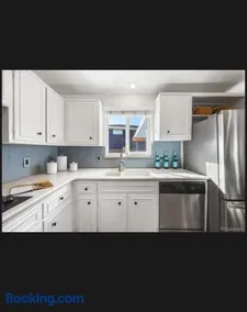 7 bedroom 8 beds family house - Image 2