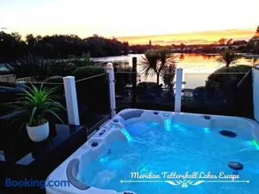 Meridian Tattershall Lakes Escape - Lakeside lodge caravan with the fishing peg LUXURY HOT TUB - Image 3