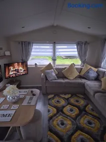 3 bedroom Caravan Craigtara - Image 2