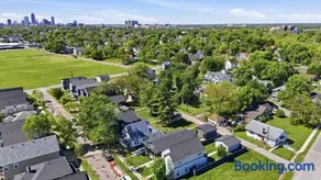 Designer Home Near Downtown Indy & Mass Ave - Image 2