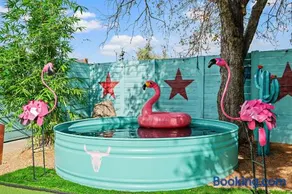 Austin Oasis Spacious 4BR Retreat with Hot Tub Cowboy Pool and Infrared Sauna Perfect for Families and Bachelorettes - Image 2