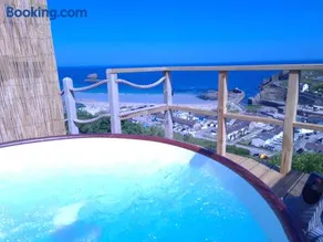 Sea views, Cornwall, Portreath, hot tub, sauna - Image 2