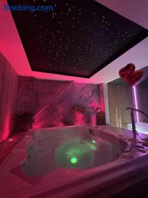 Les Secrets Rooms - Bonneval - Love Room - Spa et Hammam Privatif - Image 2