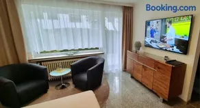 Bonsai-Apartment II - Image 1