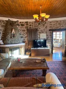 Arahova Cozy View - Image 3