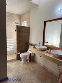 Residencial Quinta las Acacias, Santa Fe, Juriquilla - Image 2