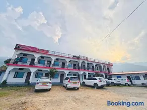 R K Hotel & HELY ROOMS - Image 1