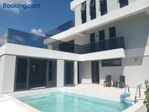 Sanctuary Villa - Image 1