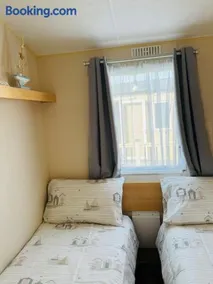 Miranda and Pauls Caravan - Image 3