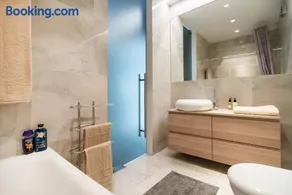 Elegant Cozy Apartment - Image 2