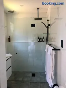 Cosy and calm unit in Cronulla - Image 3