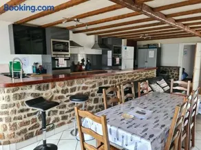 Grande maison conviviale à Flamanville avec jardin clos - Image 4