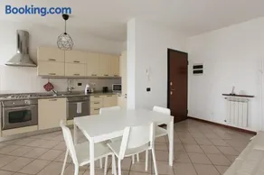 La Casa di Marco - Luminoso Appartamento a 2 minuti dalla Metro - Image 3