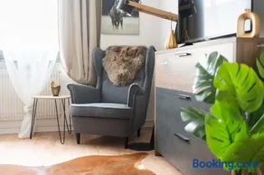 1-4 Gäste Wohnung W-Lan, Netflix, Amazon, Parken, Arbeitsplatz, 24h Check in ,Vollausgestattet Küche, Handtücher Seife u,v,m für Geschäftsreisende, Paare, Familien , - Image 3