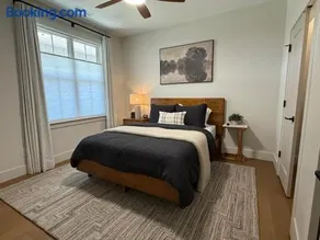 New Luxe Modern Ranch - 2 Primary Suites - Image 2