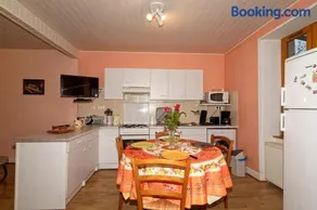 gite de Sauviat 25 chemin du grand Pacher le bourg de Sauviat 63120 - Image 1