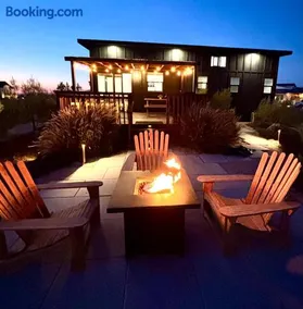 Private Romantic Escape - Hot Tub - Endless Views - Image 1