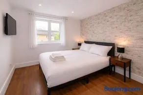 Modern, private and cozy apartment - Image 5
