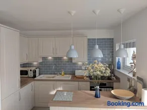 23 Seagate Court - Image 2