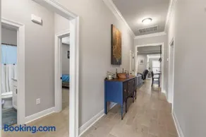 The Foley Escape- 10 min to Beach Sleeps 6 - Image 2