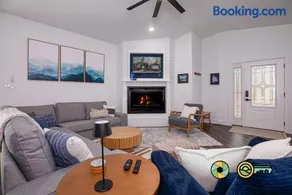 516 Basswood Lane: Ridgeline Retreat - Image 4