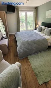 Kingsley Cottage Bed & Breakfast - Image 4