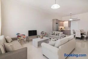 Luna Apartments - Image 1