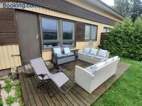 3 bedrooms house with garden - Image 1