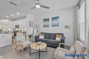 The modern Retreat Luxury Condo In St Pete near Downtown - Image 4