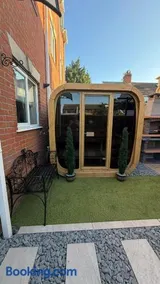 Luxury African Queen Sauna House - Image 2
