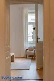 josef's home I Urban Living I Premium Apartment 02 - Image 2