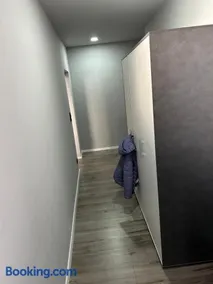 Gemütliche Ferienwohnung mit 1 Schlafzimmer, Wohnzimmer mit Schlafcouch & voll ausgestattete Küche - Image 3