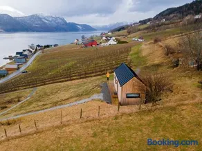 Charming tiny house with panorama view - Image 4