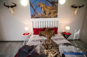 John-Lou's One-bedroom Apartment - Image 5