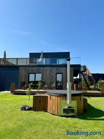 Villa Trio - Golf villa, BBQ, sauna and hot tub - Image 2